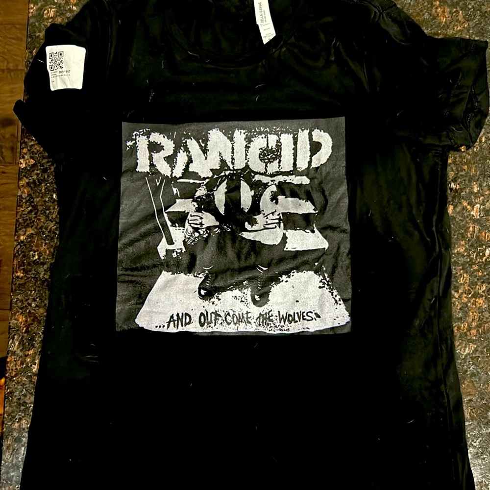 Rancid: and out come the wolves tshirt